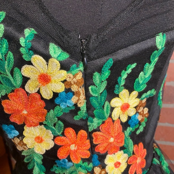 Modcloth Women’s size medium embroidered dress - Picture 5 of 6